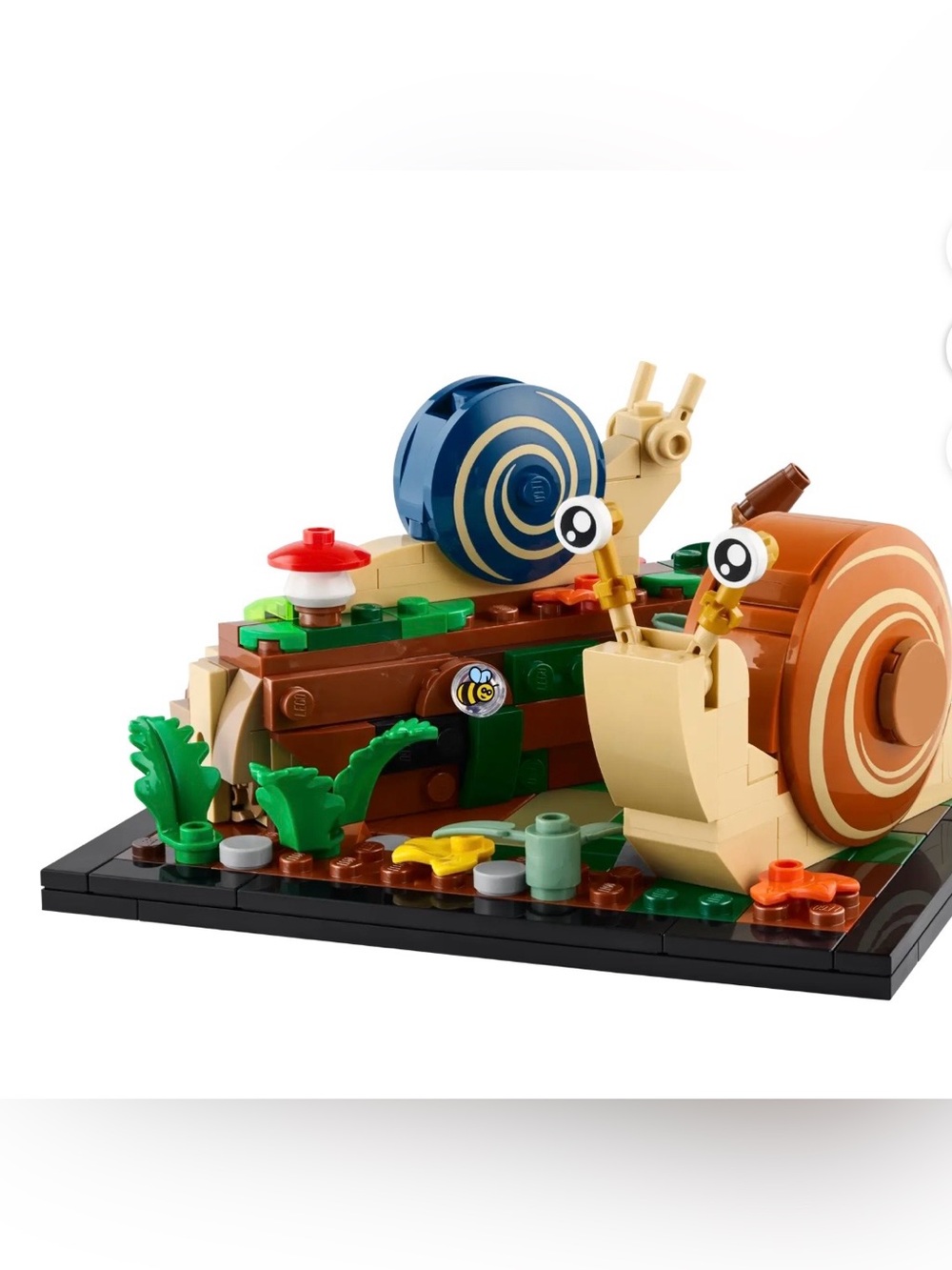 LEGO friendly snails Tan and Blue Snail Garden Build Set 40788